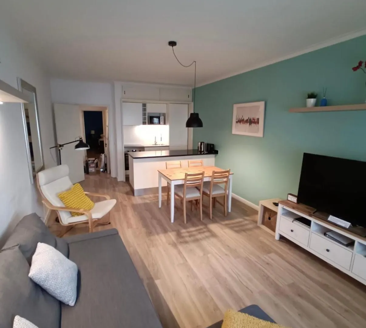 Apartment Comfortable Flat Near The Beach Parede